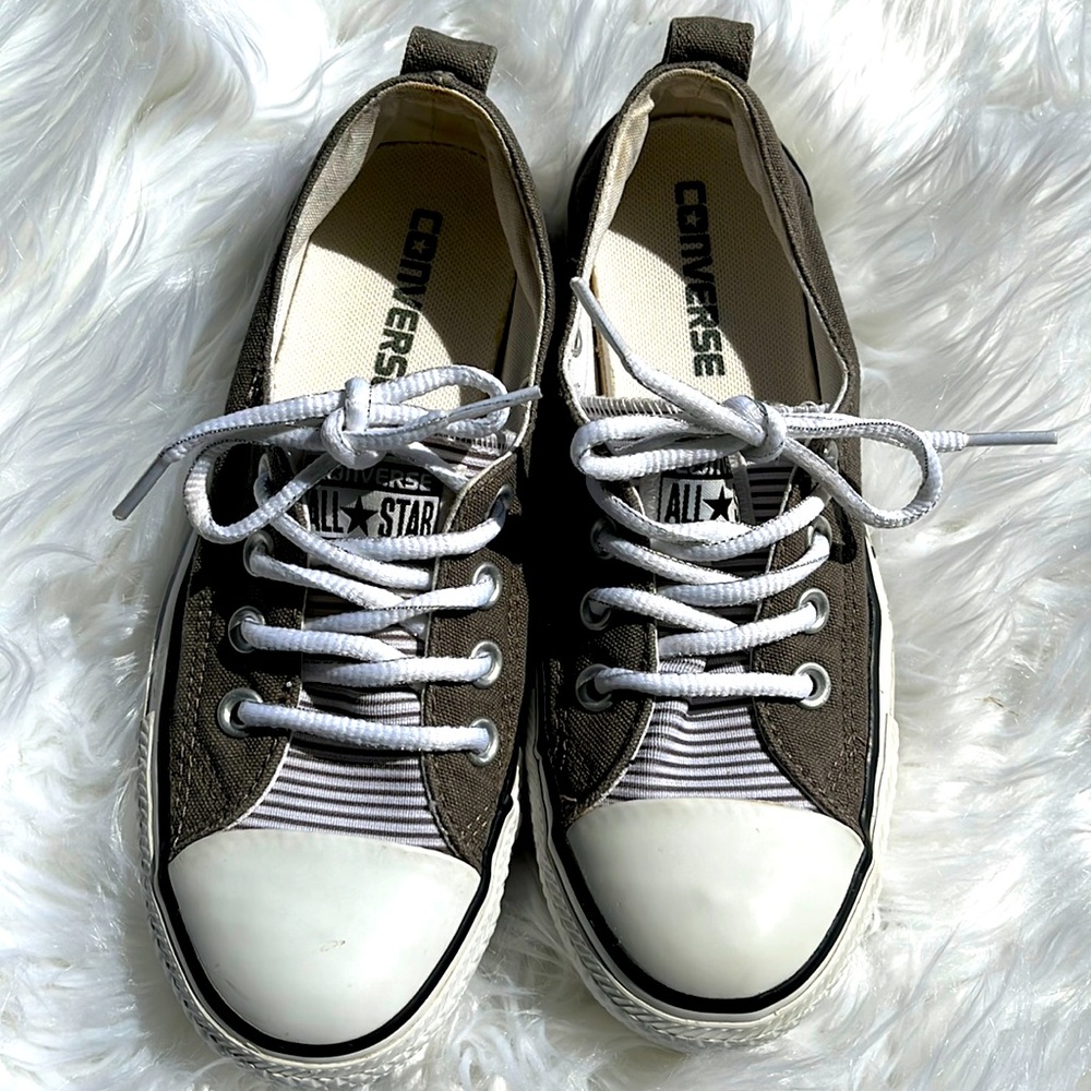Converse Chuck Taylor All Star Low Casual Shoes - Women’s Sz 6 - Charcoal